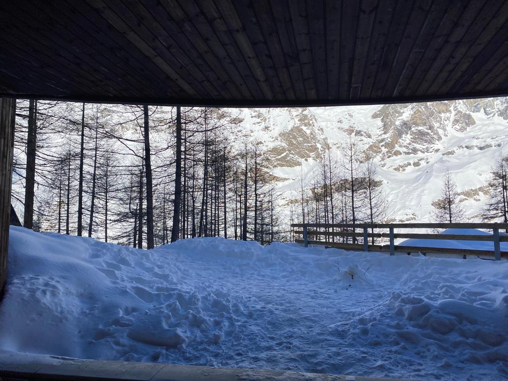 Incantevole Appartamento Stile Chalet Breuil Cervinia Bagian luar foto